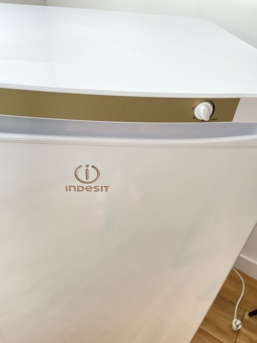 Морозильна камера Indesit