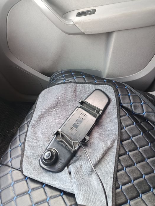 Дзеркало відеорегістратор