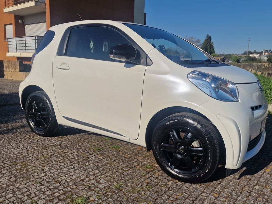 Toyota IQ 1.0 Vvti  4 Lugares Ultima Geração 2014  Poucos Km