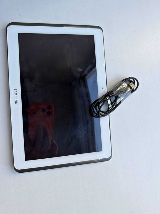 Продам Samsung Galaxy Note 10.1 + провод зарядки в комплекте