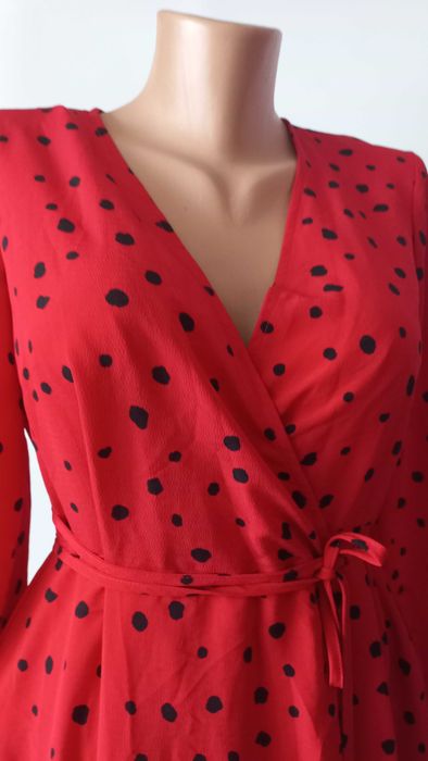 Червона сукня в горошок 46 розмір