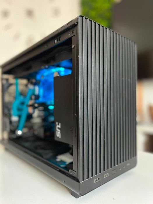 PC Gamer Ryzen 5 5600 + RX 5700XT — watercooling custom, caixa Lian Li Dan (ITX)