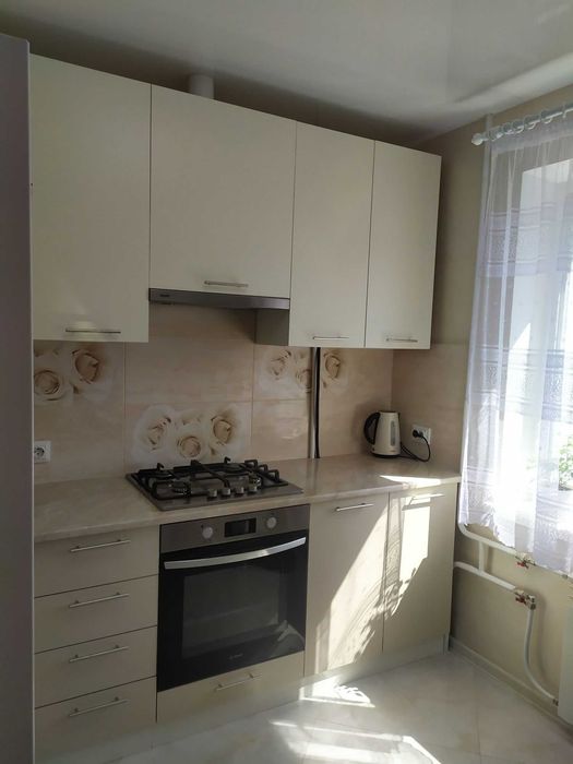46362 Продаж 2-к квартири з ремонтом на Виставці, зупинка «Електроніка»