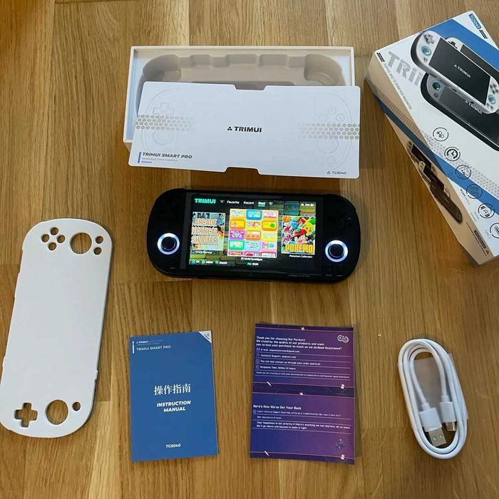 Портативная игровая консоль приставка Trimui Smart Pro 64 GB Black б/у