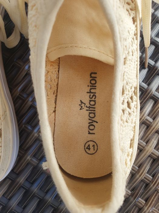 Ażurowe beżowe trampki RoyalFashion 40/41
