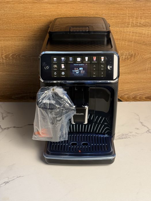 Кавомашина Philips 5500 series LatteGo з Гарантією !!!