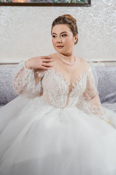 Продам весільну сукню