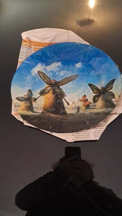 Pratos de vidro com decoupage de pintores famosos.