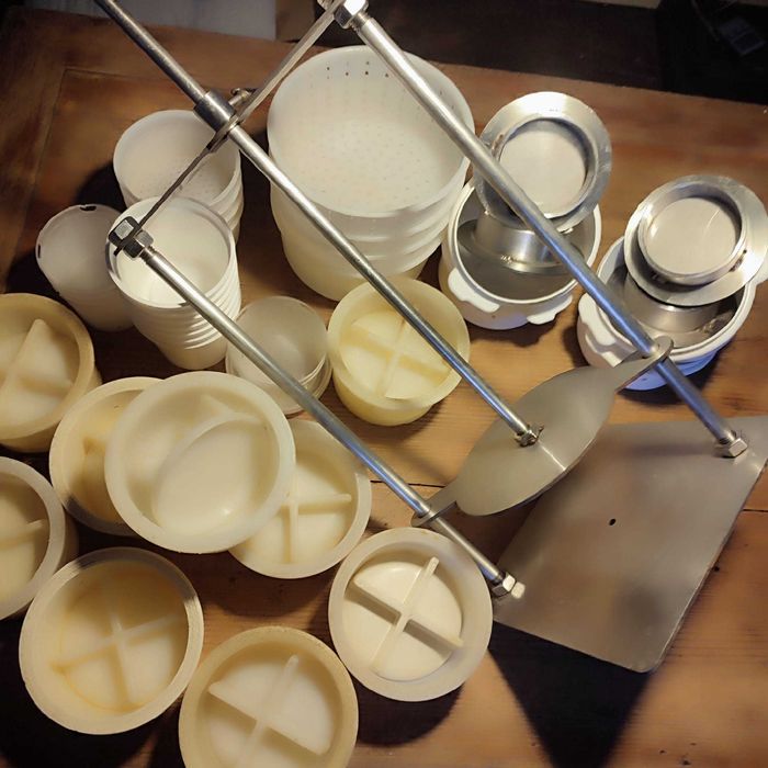 formy foremki do serów, prasa do serów