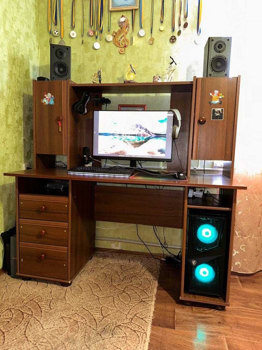 Комп'ютерний стіл/ стіл для навчання