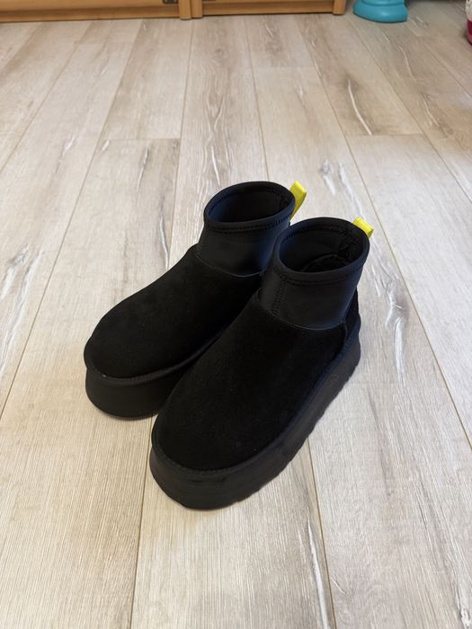 Продам  женские UGG черный замш