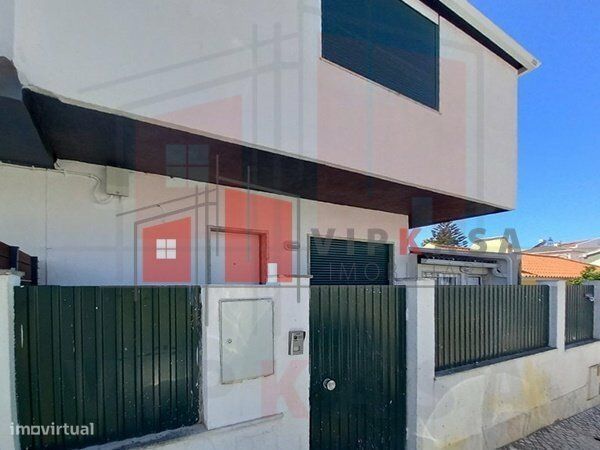 Moradia na Madorna - T3 + 3 assoalhadas (Visitas Suspensas)