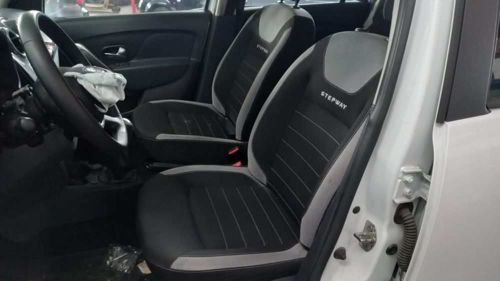 Painel traseiro esq Dacia Sandero II Stepway TCe 90 LPG 2017