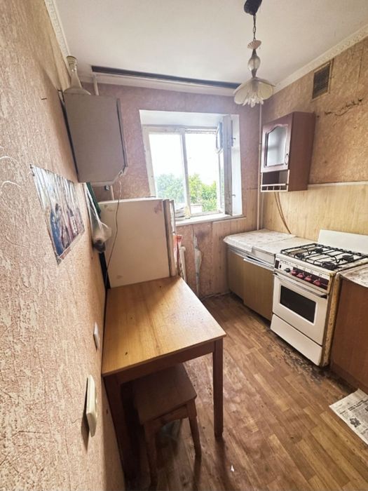 продам малогабаритну квартиру
