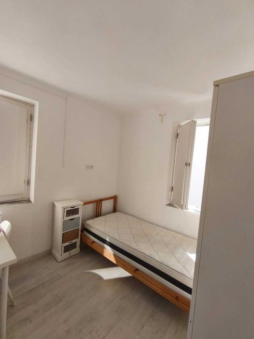 quarto estudante para arrendamento junto à praça do giraldo de évora