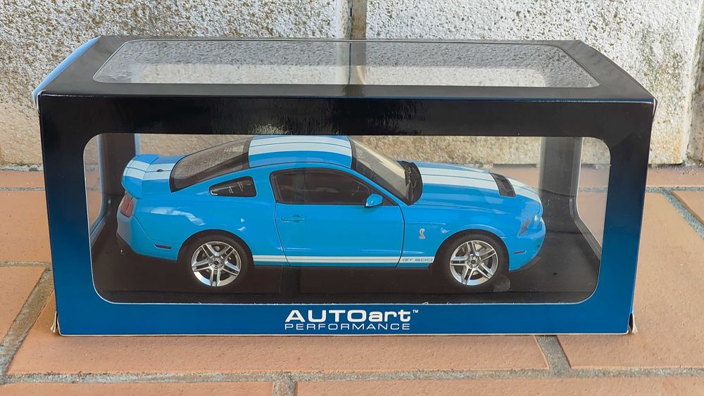 Ford Shelby 2010 GT 500 AutoArt 1/18