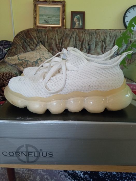 Sneakersy damskie siatkowe 37