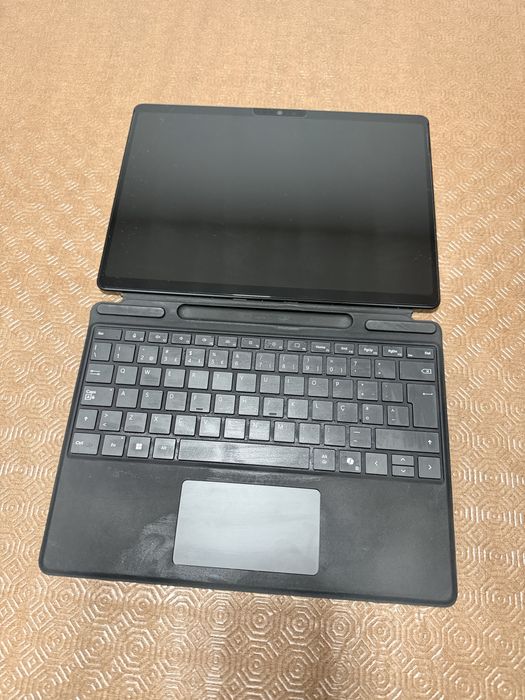 Microsoft Surface Pro 13” (8 meses de utilização)