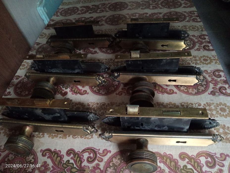 Fechaduras com puxadores