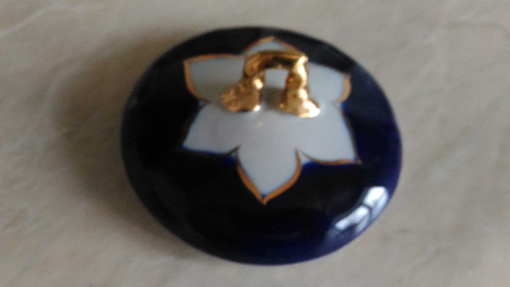 Сахарница,чайник от сервиза 'Бутон ''