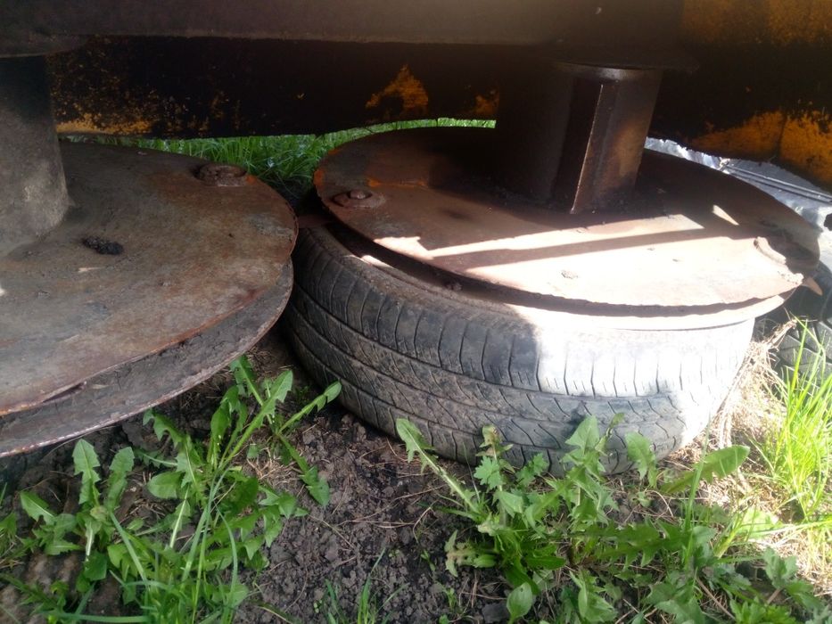 Продам роторну косарку крн -135 . Всі деталі по телефону .