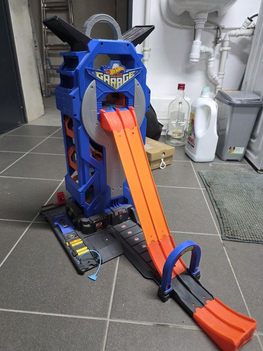 Garaż HotWheels Mega Garage