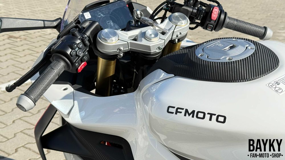 Мотоцикл CFMOTO 450SR