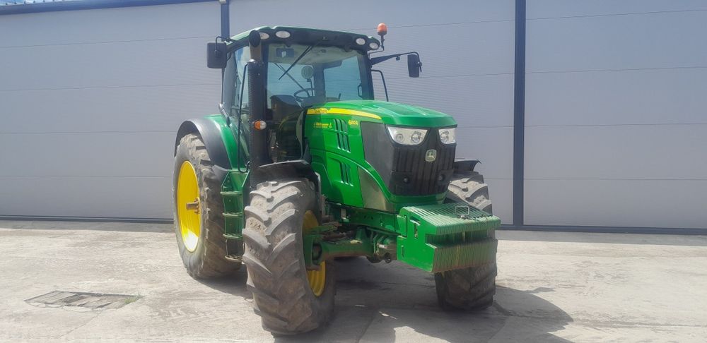 John Deere 6210R