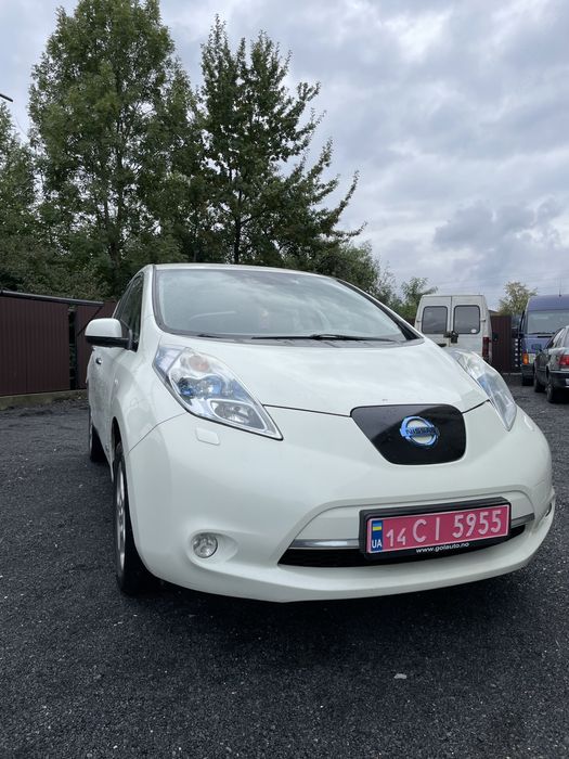 Nisan Leaf повністю на ходу 6 поділок