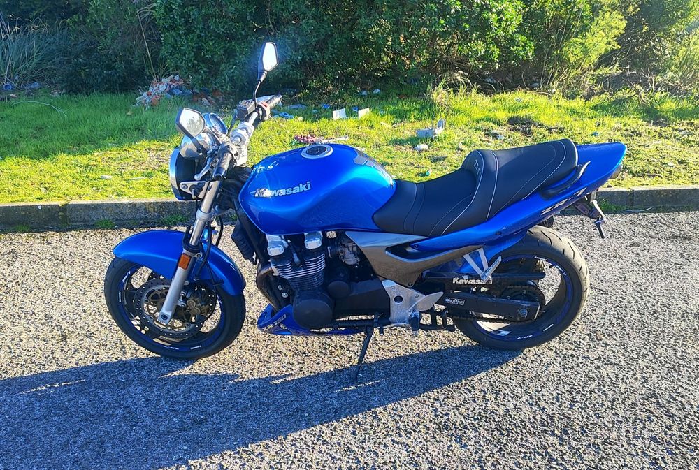 Kawasaki zr7 750cc