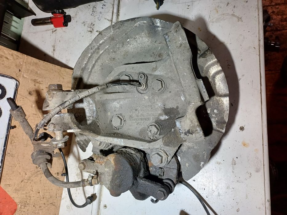 BMW E87 E90 E91 E92 БМВ Е87 Е90 Е91 Е92 Ступиці цапфа поворотні кулак