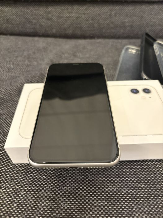 Iphone 11 64gb bialy + kilka etui