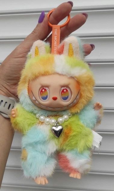 Лабубу з намистинами