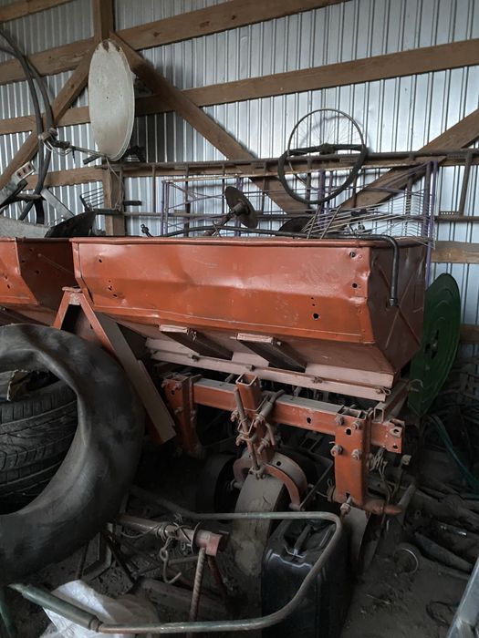 Продам картопле-сажалку