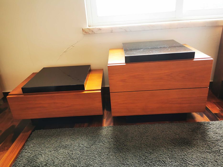 Mobília de quarto em carvalho em óptimo estado