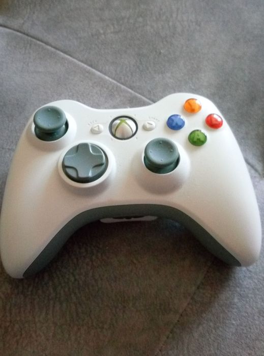 Продам приставку xbox