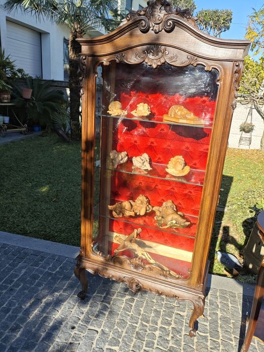 Vitrine Luís XV  em ótimo estado