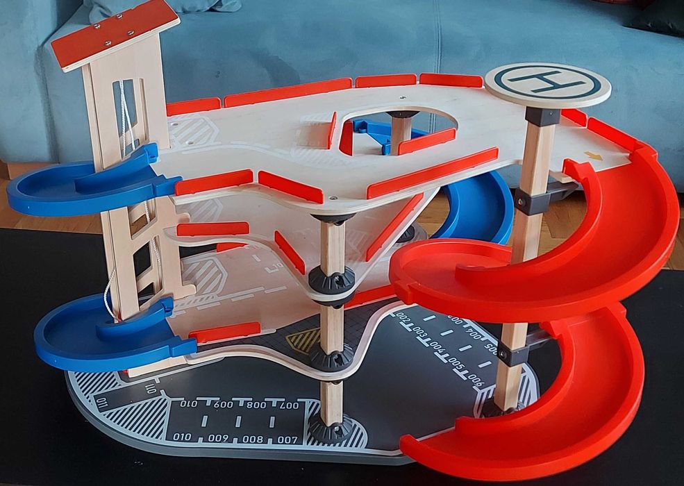 Garaż drewniany Playtive dwupoziomowy Lidl!