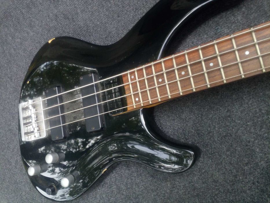 Gitara basowa Aria 4 struny