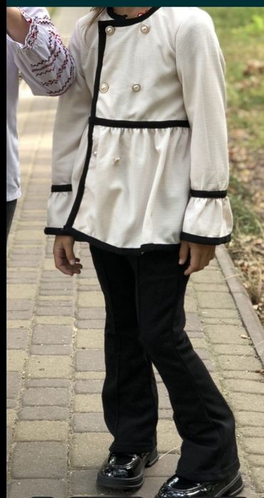 Костюм для дівчинки  чорно- білий нарядний