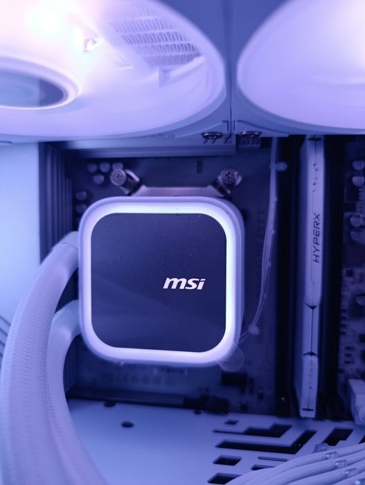 Komputer Gamingowy White Ryzen 7 7700 RTX 5060 32GB RAM DDR5