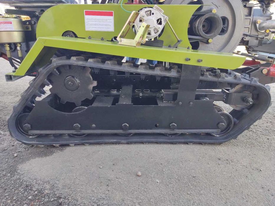 Гусеничний мінітрактор DOZER-35 35 к.с., комплект фреза/плуг/відвал