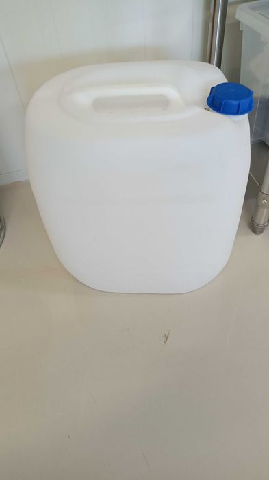 Pojemniki,baniak,karnister na wodę lub paliwo 30 l