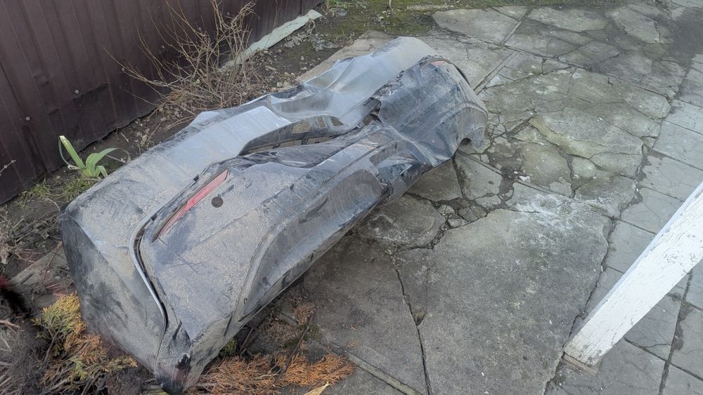 Задній бампер chevrolet volt 2, з пошкодженням