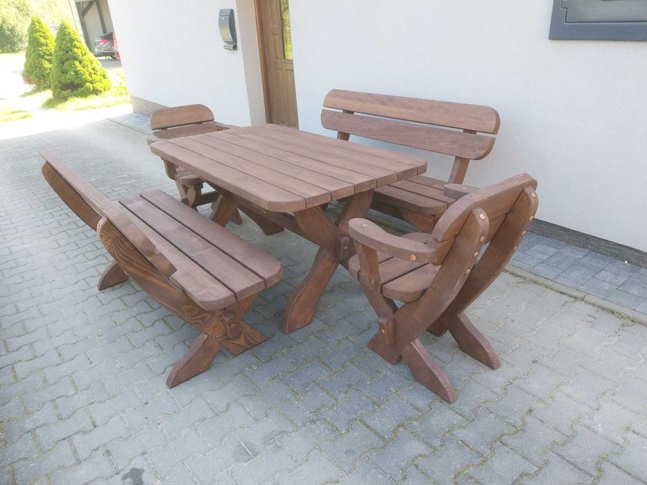 Meble ogrodowe drewniane