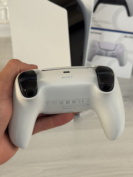 Playstation 5 825Gb Blu-Ray повний комплект в гарному стані