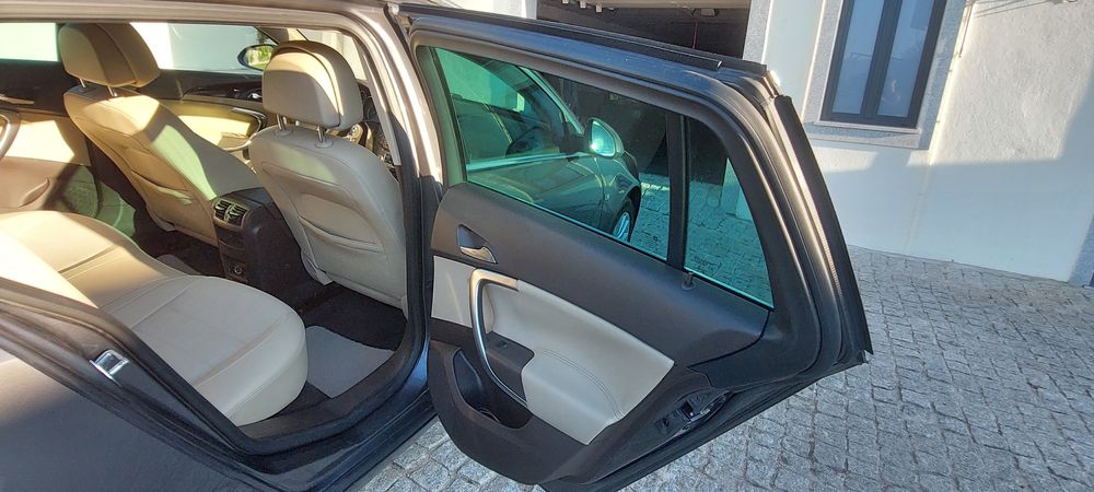 Opel Insignia Sport Tourer 2.0 CDTI 130 CV – 2009 – Excelente Estado