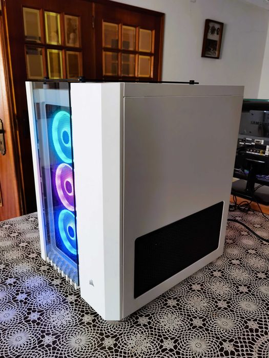 PC gaming CORSAIR 680x RGB