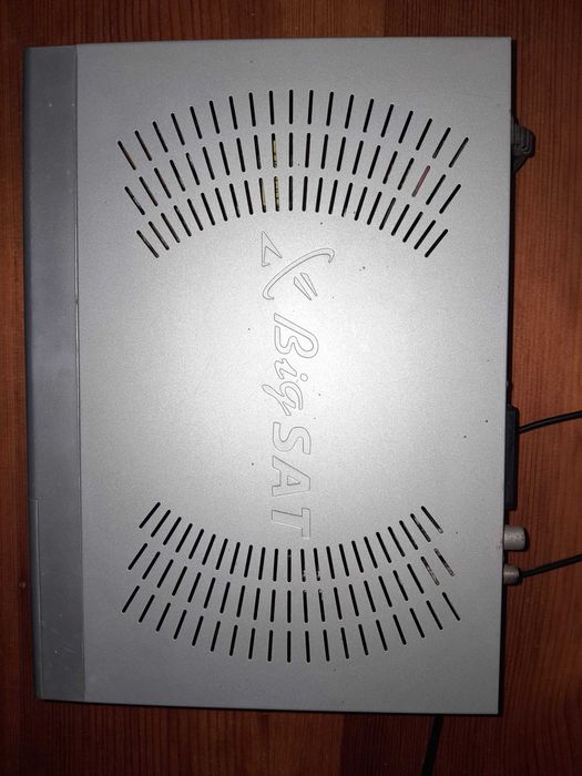 Спутниковый тюнер BigSat BSG6500LUX
