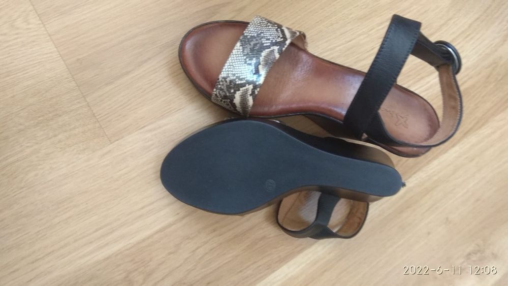 Skórzane koturny 37